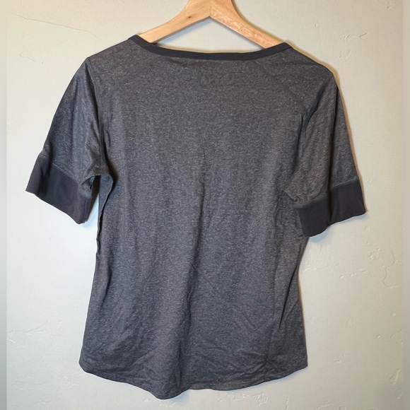 Marmot Women’s Cynthia V-Neck Active Blouse M - Picture 3 of 5